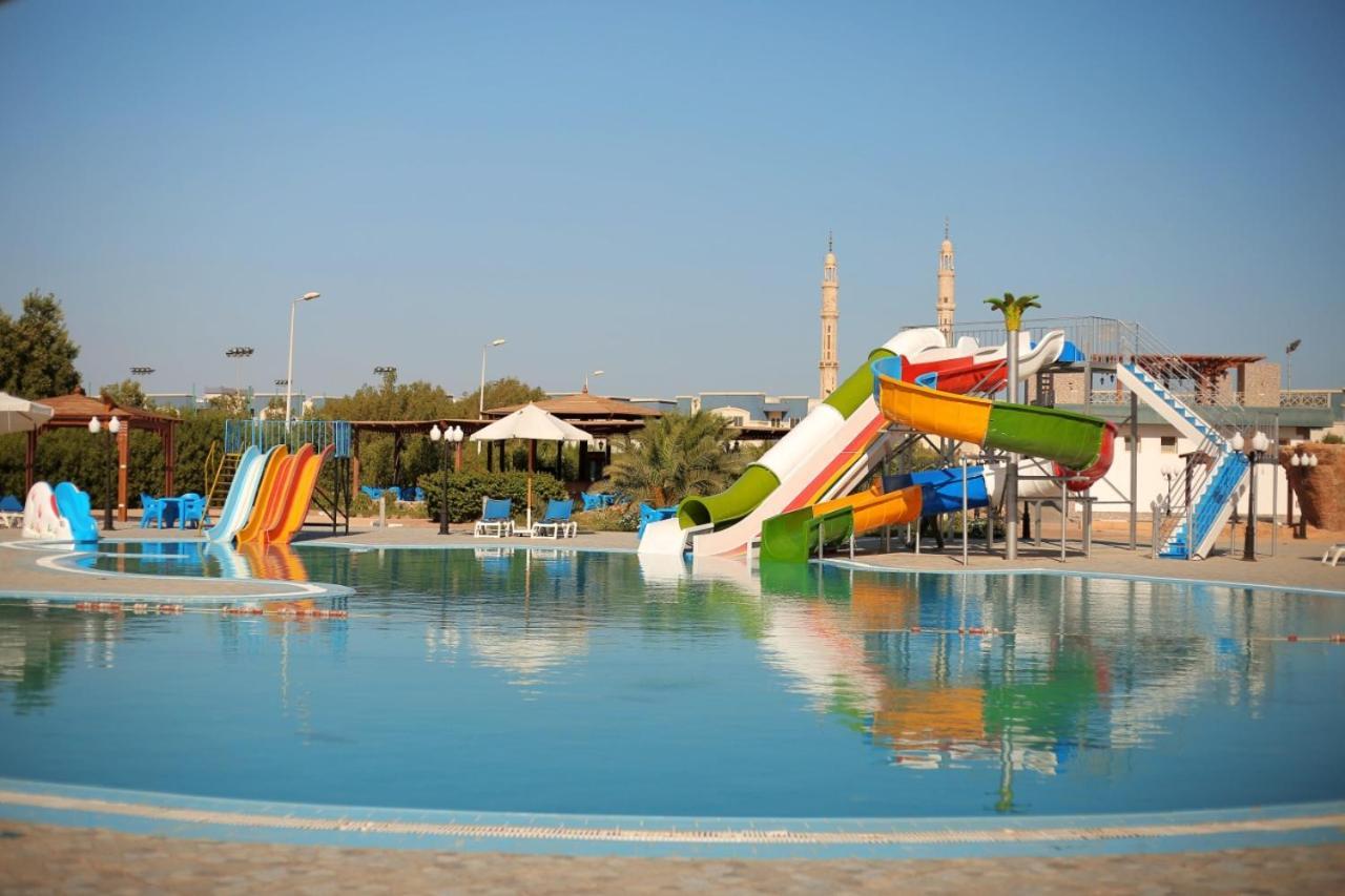 Tolip And Aqua Park بيت ريفي